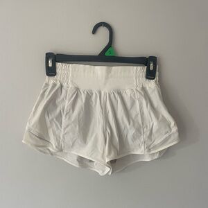 Lululemon White Hotty Hot Shorts 2.5”